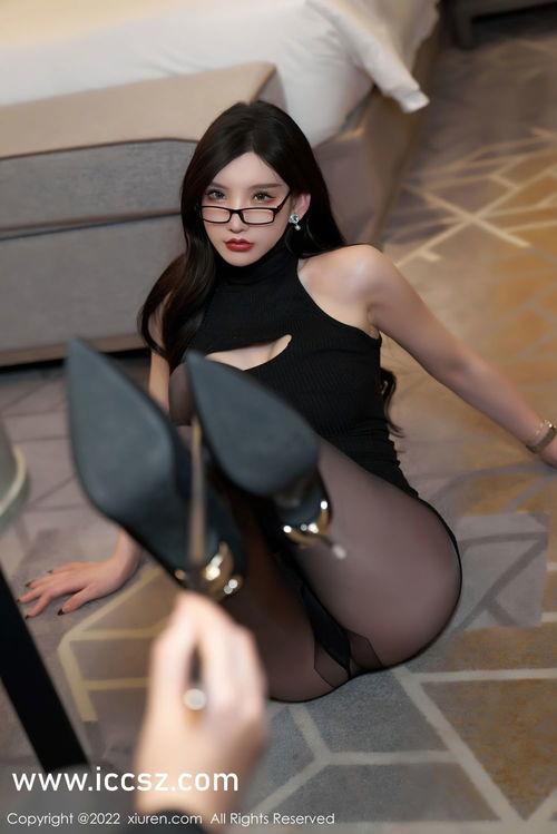 久热国产情侣在线,演绎浪漫爱情故事